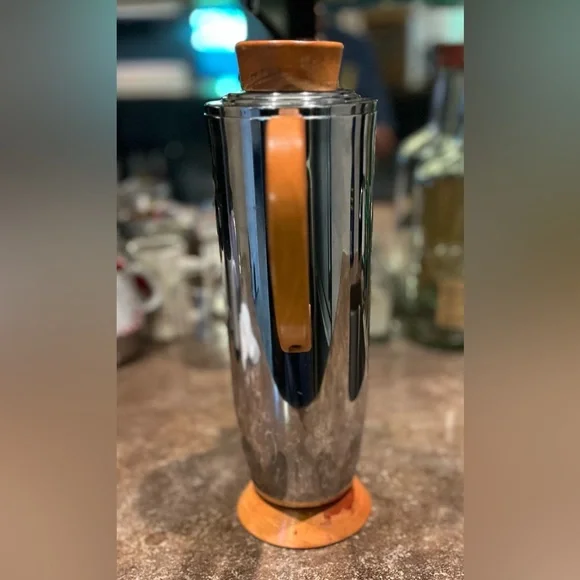 Manning Bowman art deco cocktail shaker - Picture 4 of 8